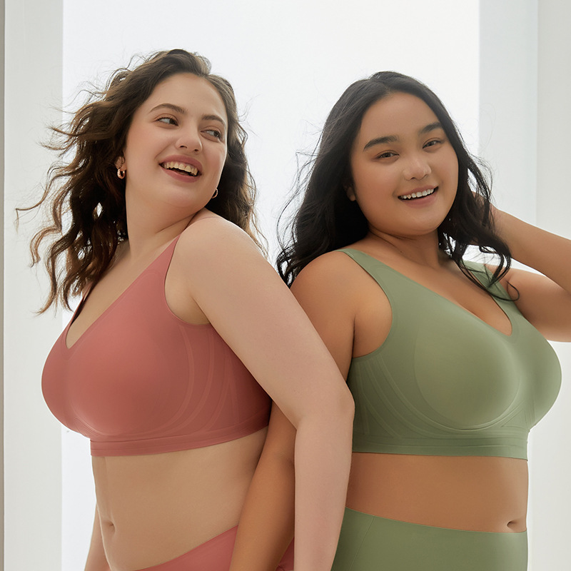 VELOUR Plus Size Seamless Push-Up Bra
